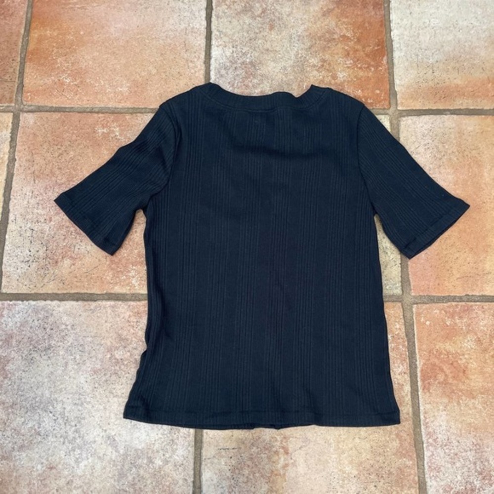 Madewell Ribbed Button-Front V-Neck Tee - Picture 5 of 5